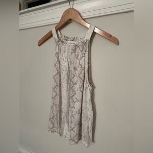 Bella Dahl Neutral Textured Top